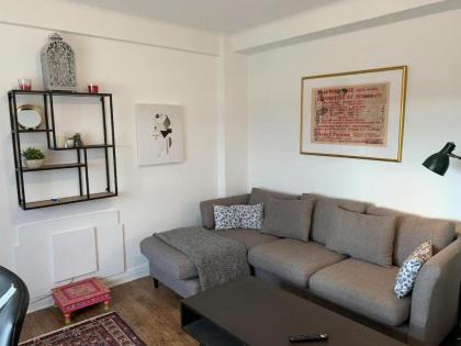 Contemporary 2 Bedroom Flat in Bayswater London 